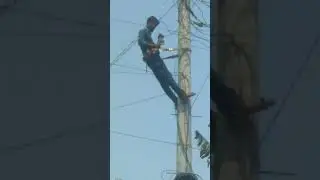 কারেন্টের খুঁটিতে বৈদ্যুতিক কানেকশন। #youtubeshorts  #vlog #viral  #electronic #carnt