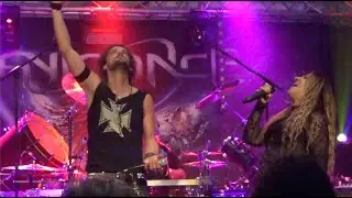 MANIGANCE feat. Julian IZARD (EXISTANCE) - HAUTE TRAHISON (live PAU)  [Official Music Video]