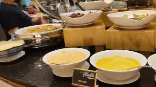 Ames Hotel, Melaka Malaysia  |  buffet breakfast at The Munch restaurant