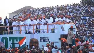 Crowd cheering Kwankwaso at Atiku in Kano rally 2019