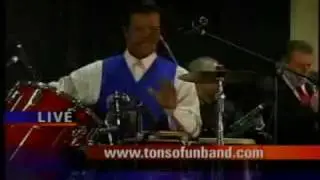 The Tons O' Fun Band performing Winter Wonderland on WCIA TV Morning Show.mp4