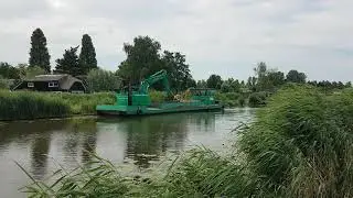 G.M. Damsteegt bemiddeling van werkboten & Kraanschepen.