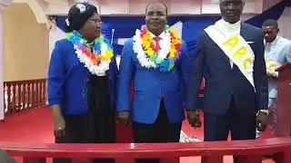 Cérémonie de remise du prix A B C au révérend SERAPHIN MOSENGO Évêque des ÉGLISES DU PLEIN ÉVANGILE