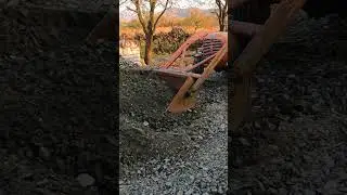Lowrider Tractor: Hopping with the farm tractor