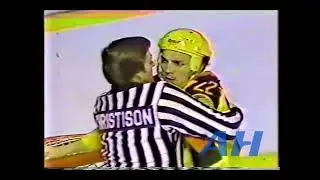 NHL Jan. 29, 1983 Dave Williams,VCR v Billy Smith,NYI Vancouver Canucks New York Islanders