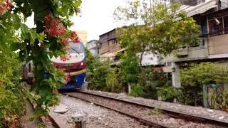Train SE22 Saigon - Hue departure from Saigon railway station (2019)