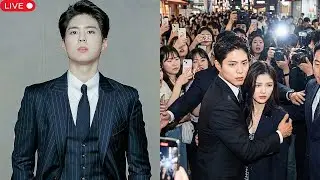 Clip of Park Bo-gum Protecting Kim Yoo-jung Amid a Chaotic Crowd &mdash; Fans Swoon!