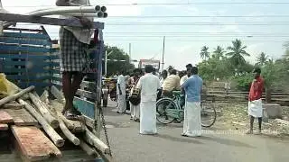 Level crossing Bride - A new Indian tradition?