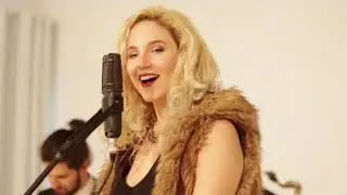 The best party band in Barcelona | Corporate band Event Barcelona I Mrs. Glow