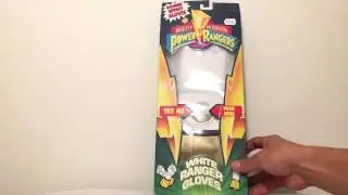 MIGHTY MORPHIN POWER RANGER White Ranger Gloves