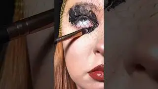 Messy grunge makeup tutorial🖤🪩✨ #artmakeup #grungemakeup #makeuptutorial