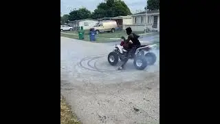 Yamaha Banshee exotic burnout