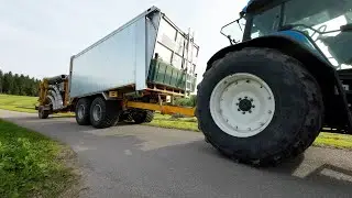 Neue H&auml;ckselwagengeneration und Hochleistungsgebl&auml;se im Graseinsatz