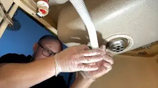 Pohotovostní oprava odpadu pod dřezem