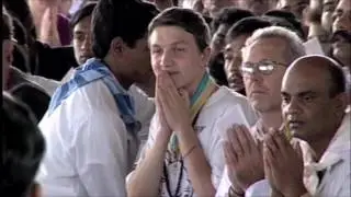 81. Namasmarana - Om Sri Bhagawan Sathya Sai Babaya Namaha