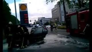 Auto geheel uitgebrand Shell Plesmanlaan