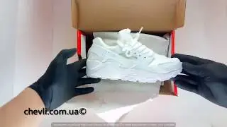 Женские кроссовки Nike Air Huarache white