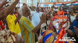 Bawumia makes Madina go crazy as delegates mob him during campaign tour
