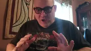 В 3 часа ночи вы слышите стук в дверь. Они представляются полицией и спрашивают: &laquo;Что делать?&raquo;