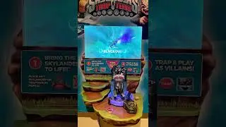 Витрина магазина Skylanders за 1000 долларов