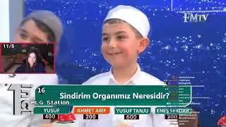 PQUEEN, KOMİK BİLGİ YARIŞMASI İZLİYOR