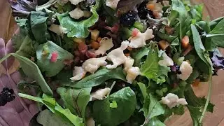 Iguana food prep! 🥗 For my 2 adult male Green Iguanas! 🦎Tsuyo & Juno🦎