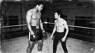 Bruce Lee Was Called Into Ring By Muhammad Ali and Said 'Hit Me' &mdash; 3 Seconds Later Made History
