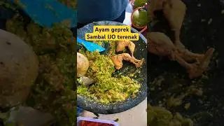 Ayam geprek sambal ijo terenak #food #streetfood #kulinerindonesia