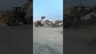 200-240 t/h LF250 Crawler Type Mobile Impact Crusher Plant for Construction Waste