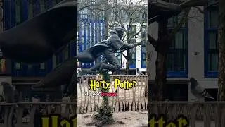 Harry potter statue in London