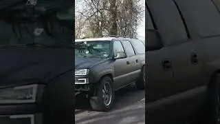 2001 Chevy suburban Lowered 2/4in on 33x12.5r20s