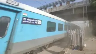 155 KMPH RUTHLESS SKIP BY GATIMAAN EXPRESS !!! India's Fastest Train l गितमानएसेस