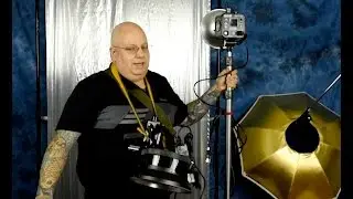Strobist Photographer: ABR800 Ringlight vs. Einstein powerhouse. Which is better & why