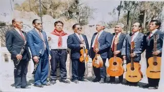 Huayno: Goyllarisquizga tierra dorada     Canta Pedro Huanca Rojas.