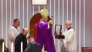 Pope Leo visits Blue Mosque in Turkey