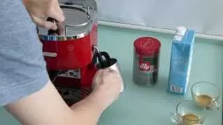 Making Latte Art from Delonghi ECO 310