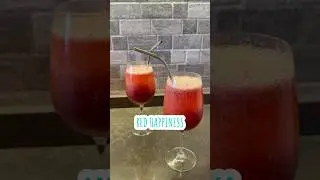 RED HAPPINESS #ricette #drink #prosecco #easydrinkrecipe #strawberry #more #mirtilli #cocktail