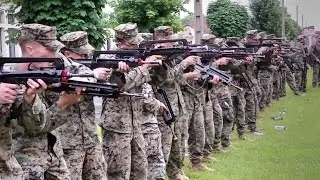 US Marines &ndash; French FAMAS Weapons Familiarization Class