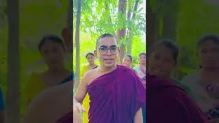 පාරෙ කොන්සට් එකටයි සෙල්ලම් බඩු ගන්නයි පොලක් කරන දරුවෝ 😍🌸🌸
