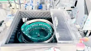 Automatic perfume rotary table filling machine (automatic nozzle and middle cover)