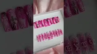 Who&rsquo;s loving the 90z nail come back? #luxurynails #pressonnailset #pressonnails #pressons #nailart