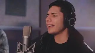 Aaron Gil - Con Que Me Quedo Yo (Official Acoustic Video)