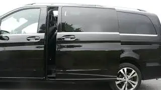 Mercedes-Benz V250d electric sliding door.