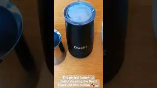 Making the perfect luxury hot chocolate using the Dualit Handheld Milk Frother 🍫☕