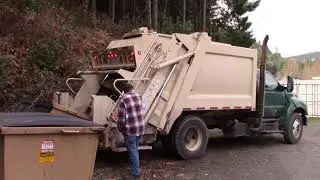 Tom's Trash - Ford F750 Pak Mor Rear Loader Garbage Truck