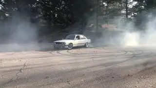 BMW M52 Swapped E30 Sedan 318i M52B28 with S52 camshafts M50 Intake Manifold BC BR Coilovers and LSD