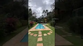 Bel&iacute;ssima casa &agrave; venda localizada no desejado condom&iacute;nio Quinta do Lago, em Itaipava-Petr&oacute;polis-RJ