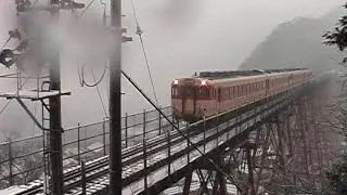 大雪の 余部鉄橋 を渡る キハ58 2004年頃 （雷音･驚きあり）