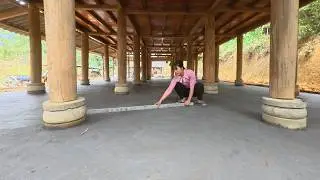 Community Helps a Single Mom Build Her Home