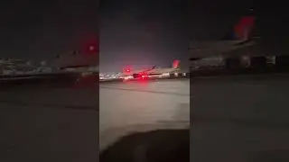 A little scary if you tell me #airplanes #airplane #aviation #flyback #emergencylanding #deltaair